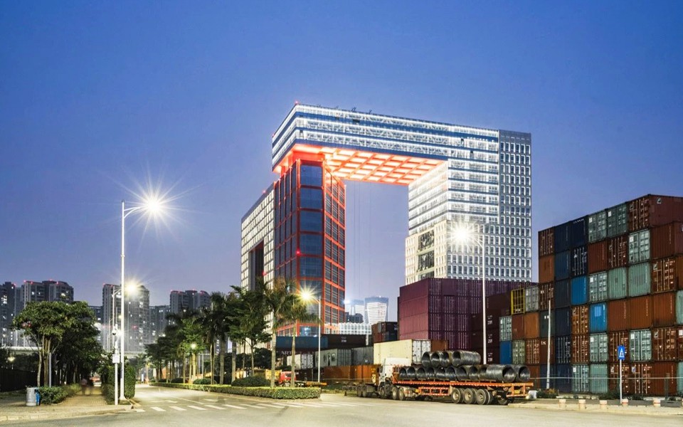 深圳金港大廈現代城市樓體亮化工程設計以及成功案例